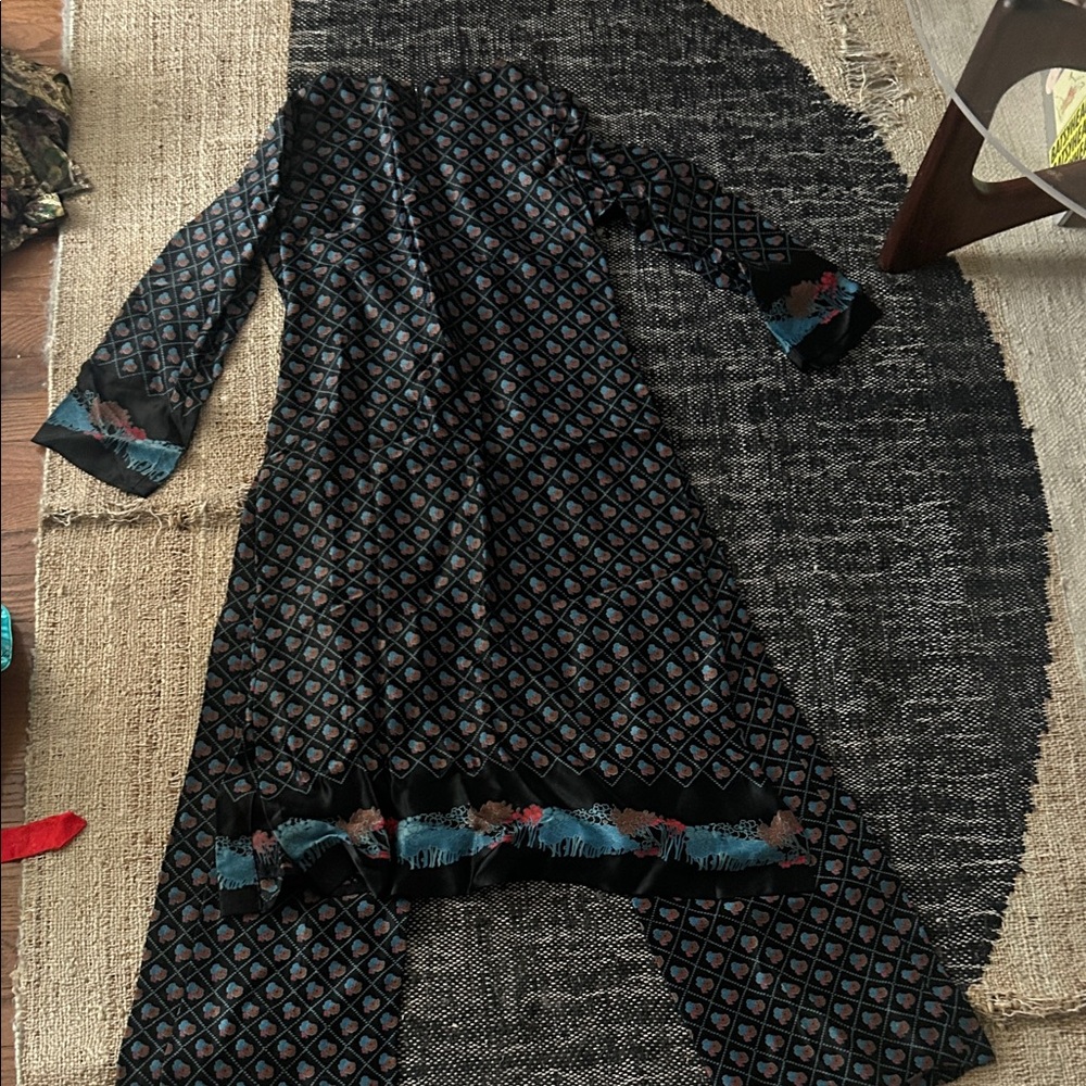 Elegant Black and Blue Patterned Dress